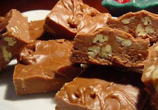 PAULA DEEN’S 5 MINUTE FUDGE