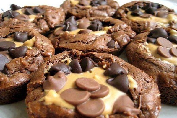 PEANUT BUTTER CUP BROWNIES