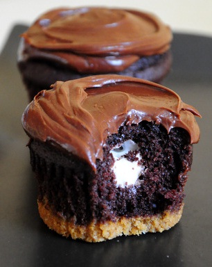 Hershey S’mores Cupcakes