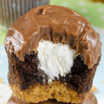 Hershey S’mores Cupcakes