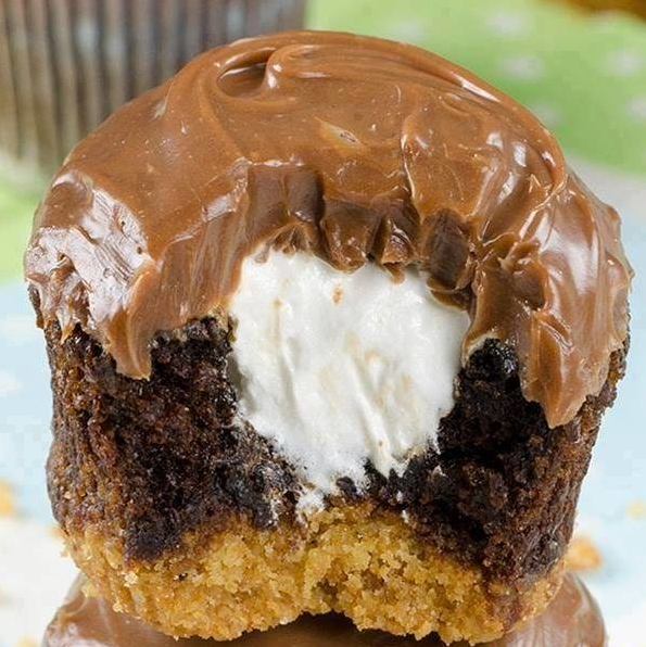 Hershey S’mores Cupcakes