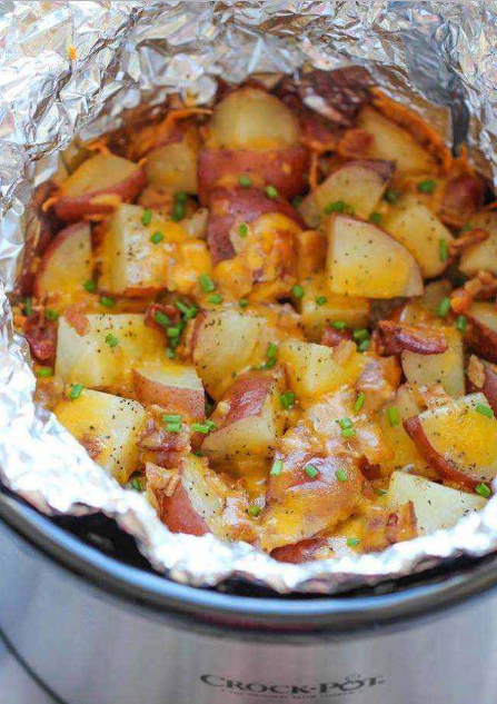 Slow Cooker Cheesy Bacon Ranch Potatoes!