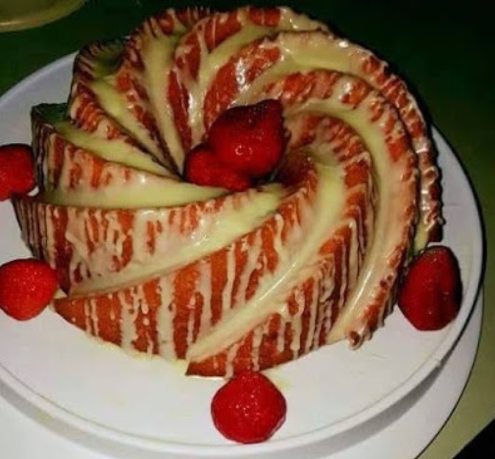 Strawberry Lemonade Pound Cake