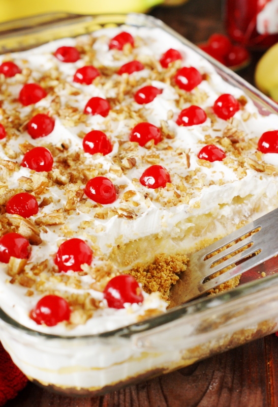 how to make no-bake banana split cake