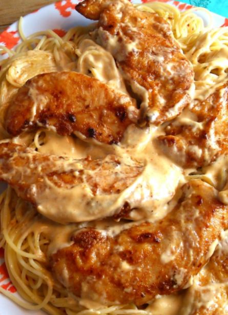 CHICKEN SPAGHETTI WITH DELICIOUS SAUCE