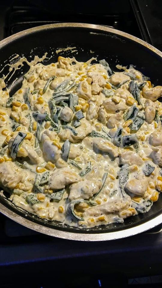 CHICKEN IN POBLANO SAUCE