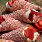 STRAWBERRY CRUNCH CHEESECAKE CONES