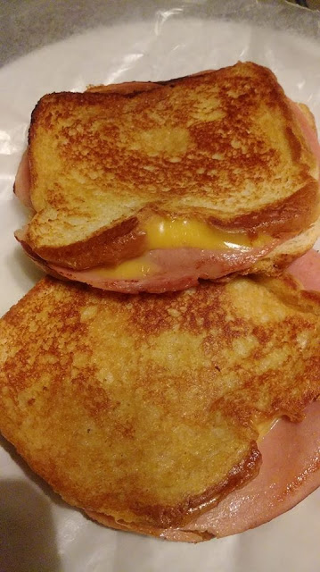 Who eat grilled cheese and bologna