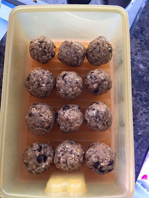 Quick and Easy Christmas Chocolate Peanut Butter Balls