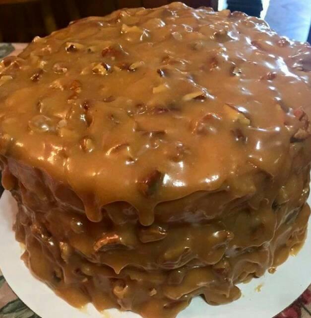 HOMEMADE PECAN PRALINE CAKE