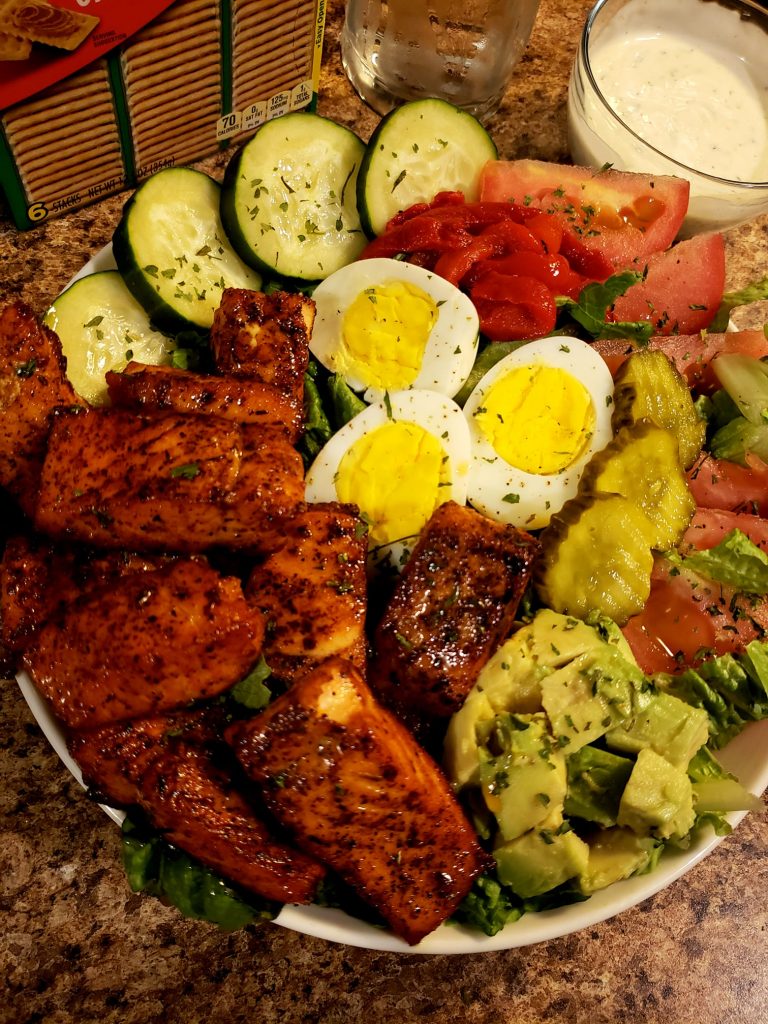Blackened salmon salad !