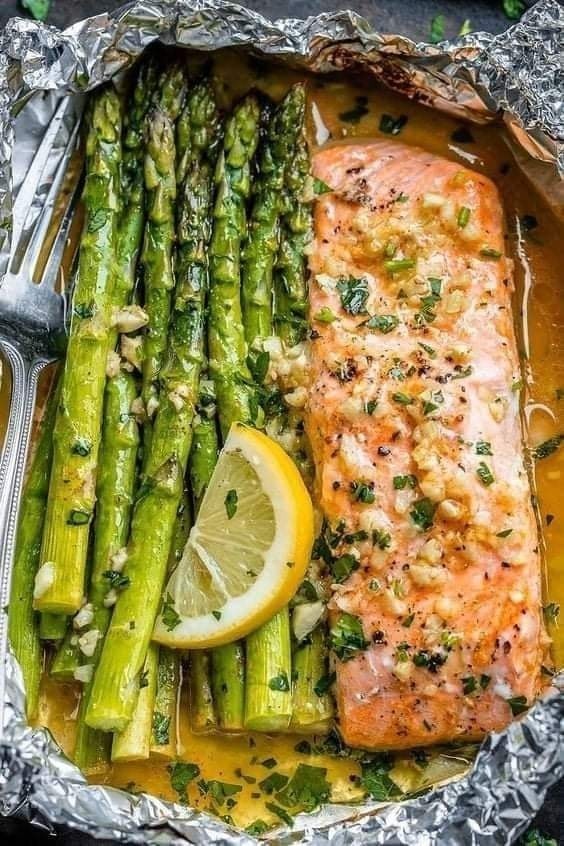 OVEN BAKED BUTTERY LEMON PEPPER SALMON
