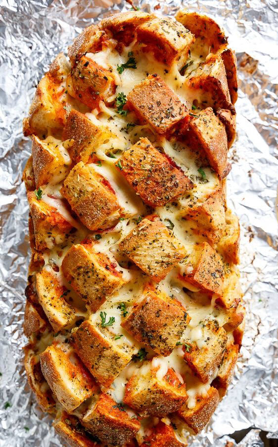 Garlic butter pizza pull apart bread