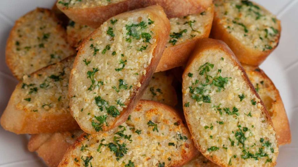 Easy Air Fryer Garlic Bread