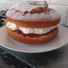 Air Fryer Victoria Sponge