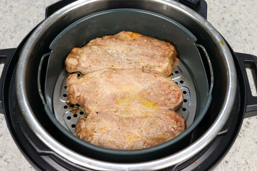 How to cook pork steaks in the air fryer