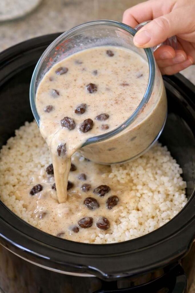 Slow Cooker Cinnamon Raisin Rice Pudding