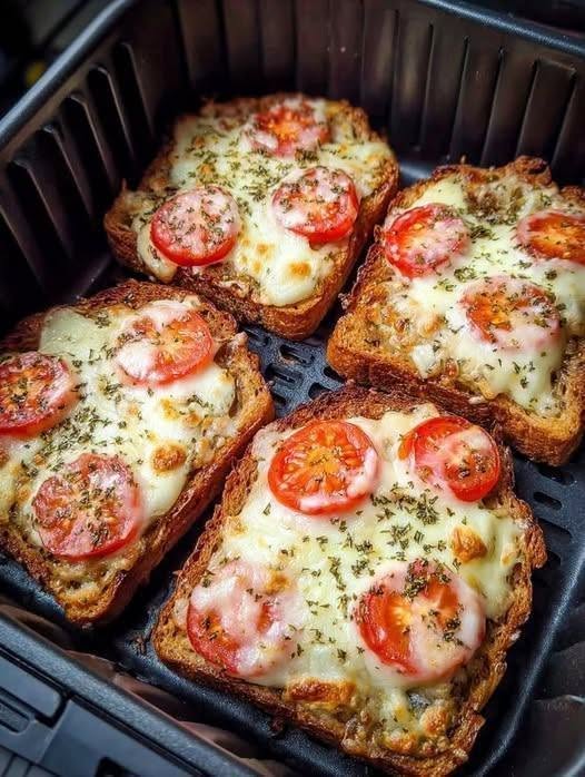 Air Fryer Garlic Bread Pizza Toast